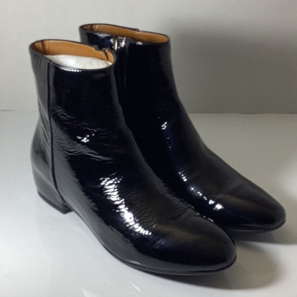 Ulyssa Water Resistant Bootie (Women)
Aquatalia - Picture 6 of 13